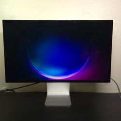 Apple Studio Display 27" 5K Monitor (Standard Glass / Tilt-Adjustable Stand)