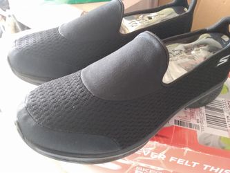 Brand new Skechers size 9 verte conford