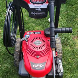 Simpson  3000 PSI 2.4GPM Gas Powered Pressure Washer
