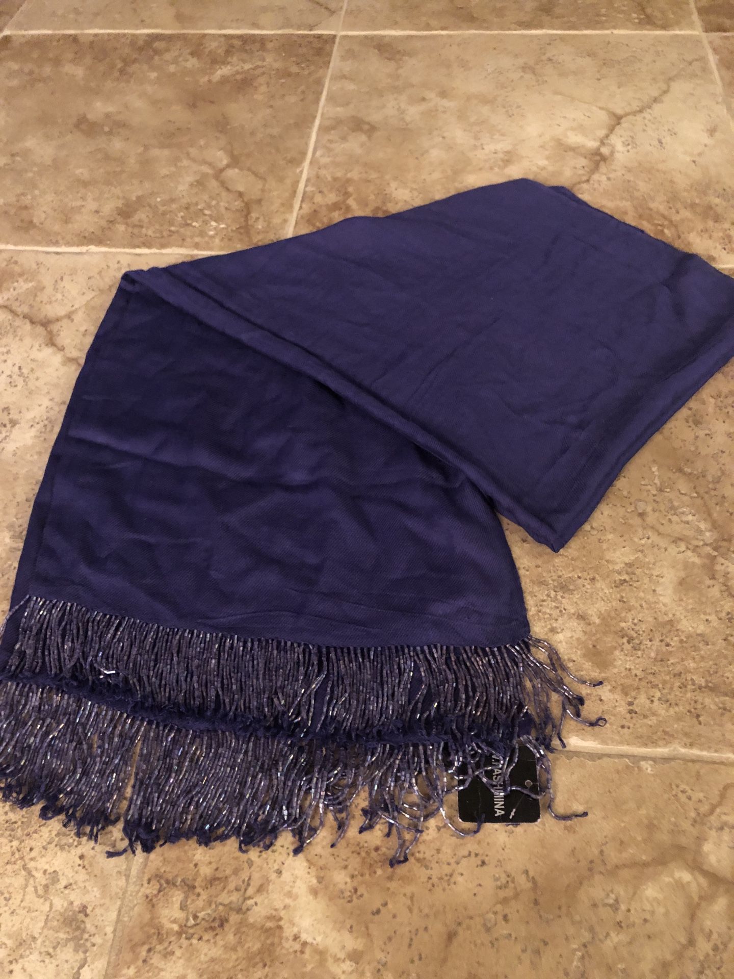 Large Scarf 🧣 Beautiful 
