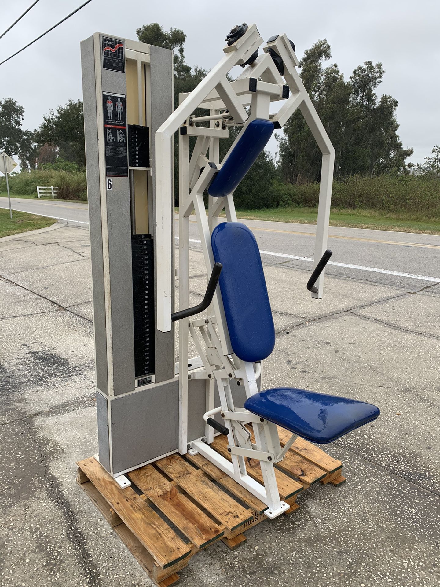 Wow! Rare MedX Chest Press With Massive 600 Lb Weight Stack- Great Condition!