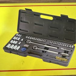 52 Piece Ratchet & Socket Set 
