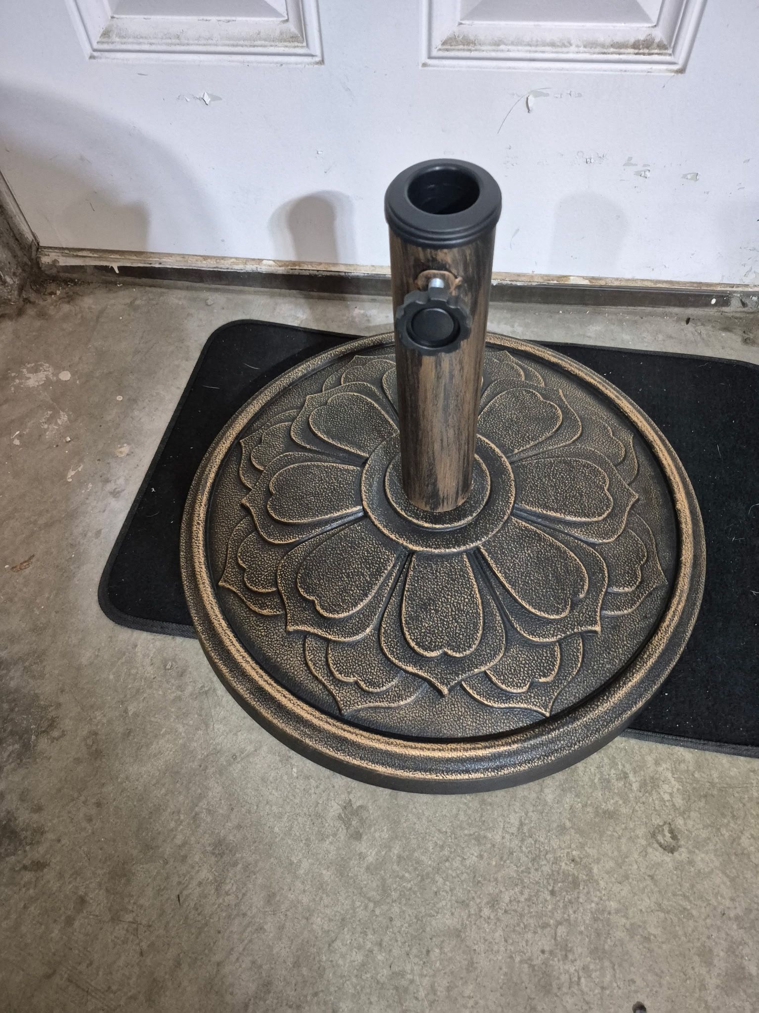 26LBS Umbrella Base Stand Color: Bronze