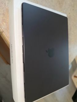 Apple MacBook Pro Laptop M5 pro chip