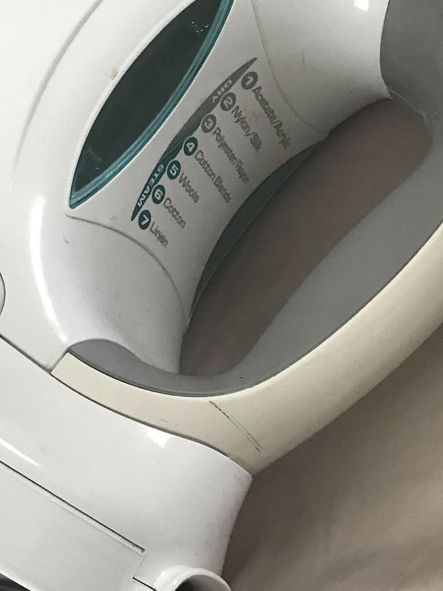 Clothes iron steam Black & Decker And Handy Vac And Glad Trash Bags