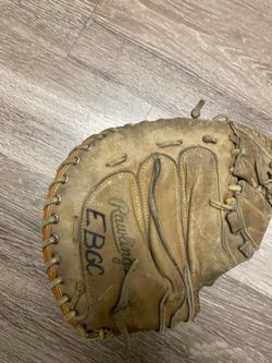 Baseballs catcher glove