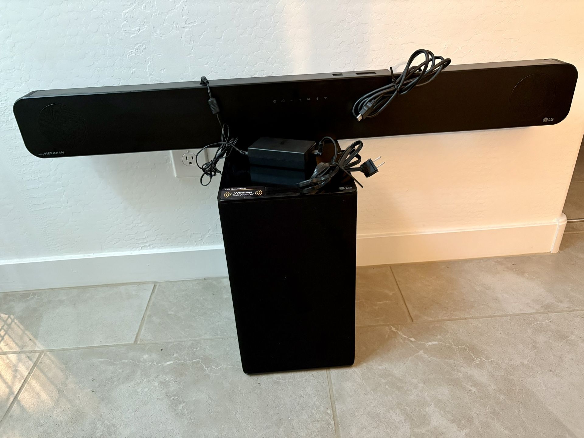 LG SP8YA 3.1.2 Channel Sound Bar & Subwoofer with Dolby Atmos 