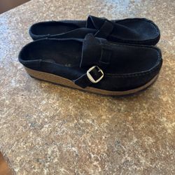 Woman’s Leather Birkenstock Clogs Shipping Avail 