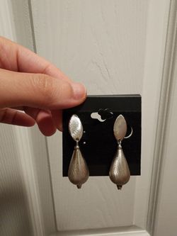 Sarah Coventry Metal Silver Teardrop Clip-On Earrings