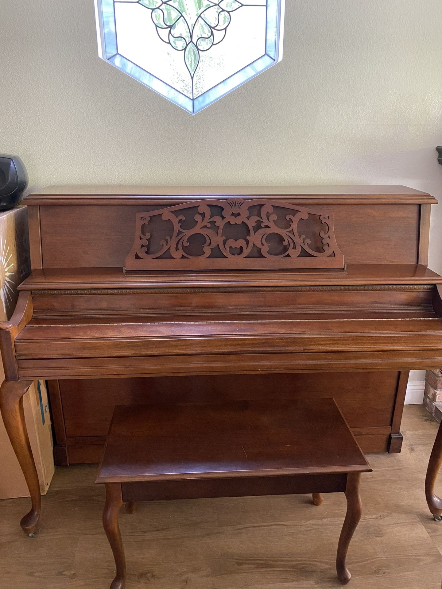 Baldwin  Piano upright Model 2096