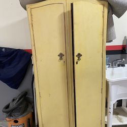 Armoire