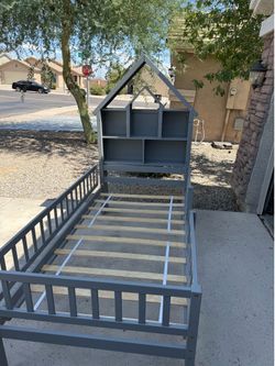 Children’s bed plus trundle