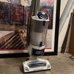 Shark Navigator Rotator Professional Series Vacuum Cleaner With All Accessories