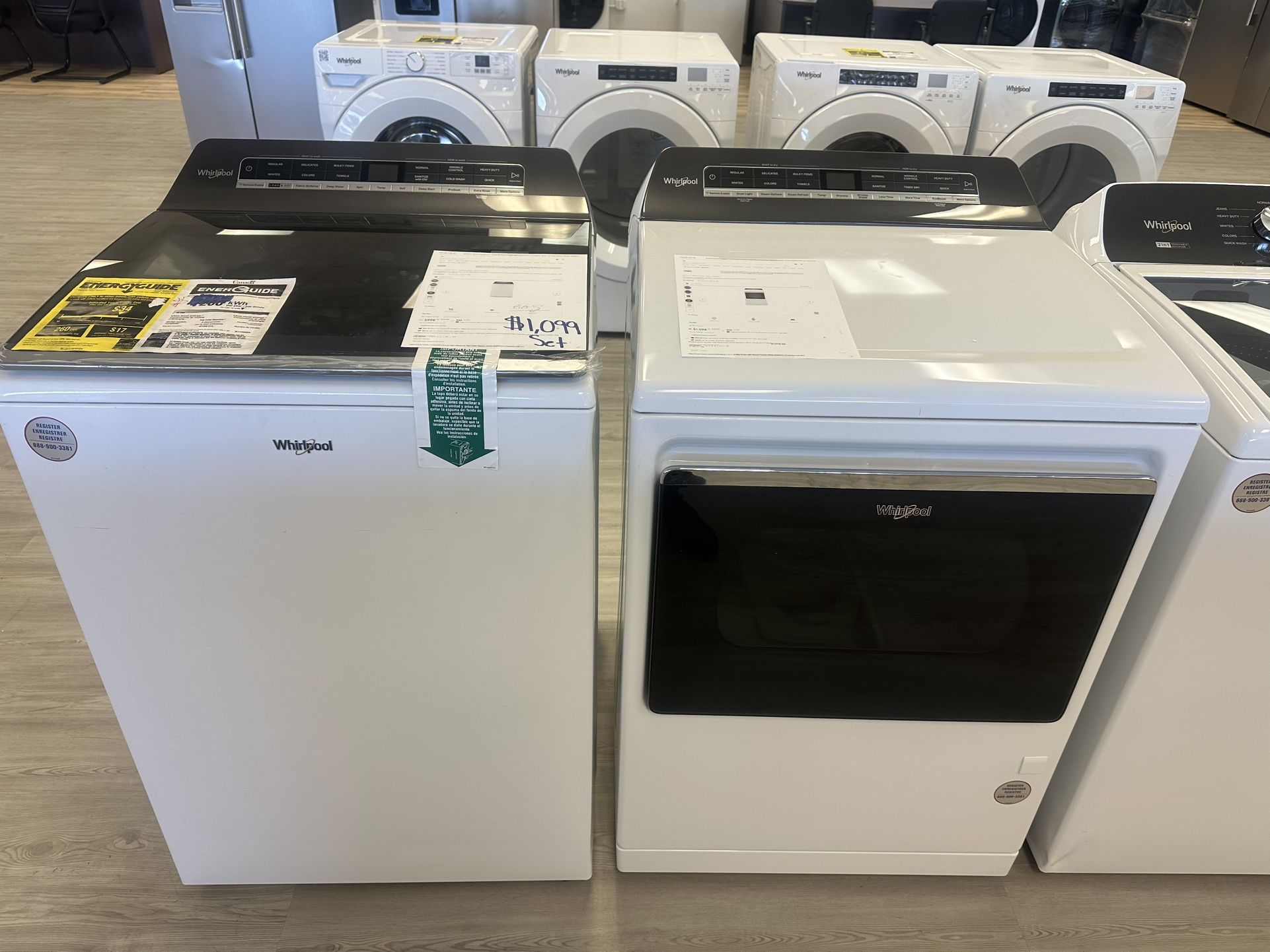 Whirlpool Washer And Dryer Set - Gas 