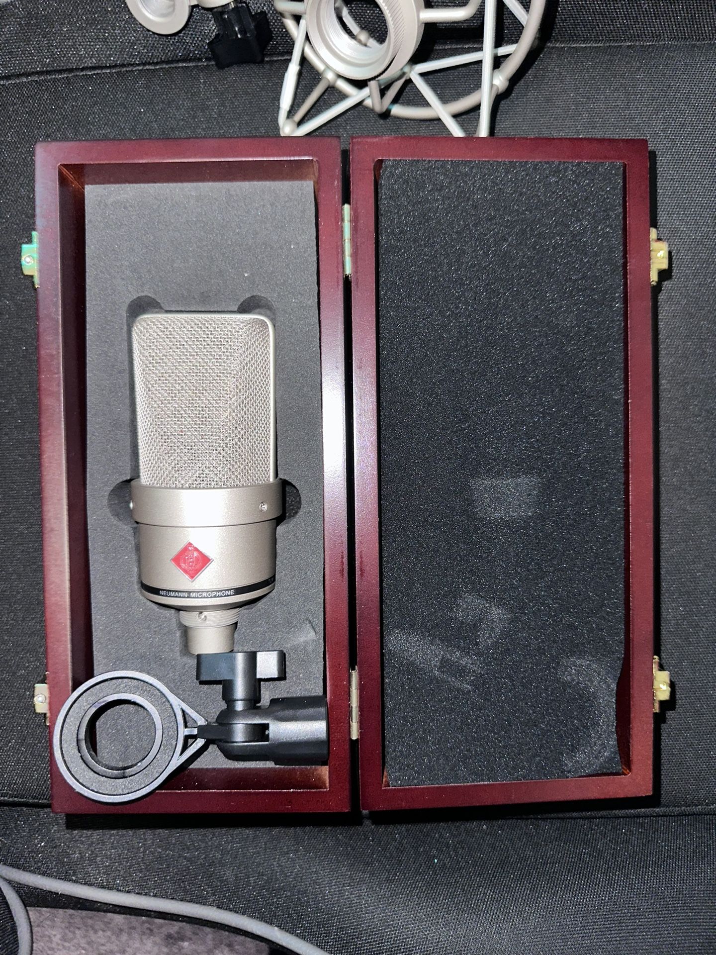 Neumann TLM 103