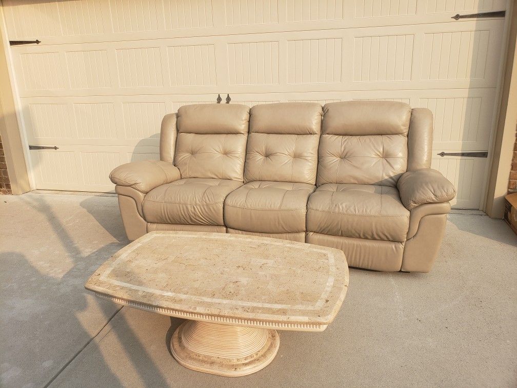 BEAUTIFUL SOFA AND COFFEE TABLE