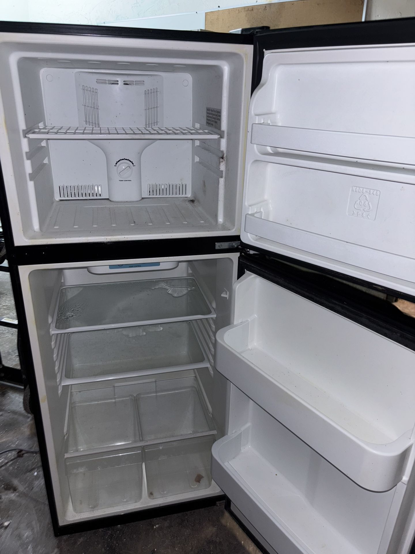 Refrigerator