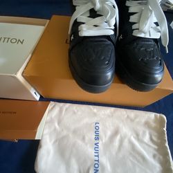 Louis Vuitton sneakers size 9