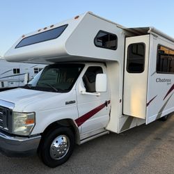 2009 Four Winds Chateau Sport 25 Ft. Class C W/ Super Slide