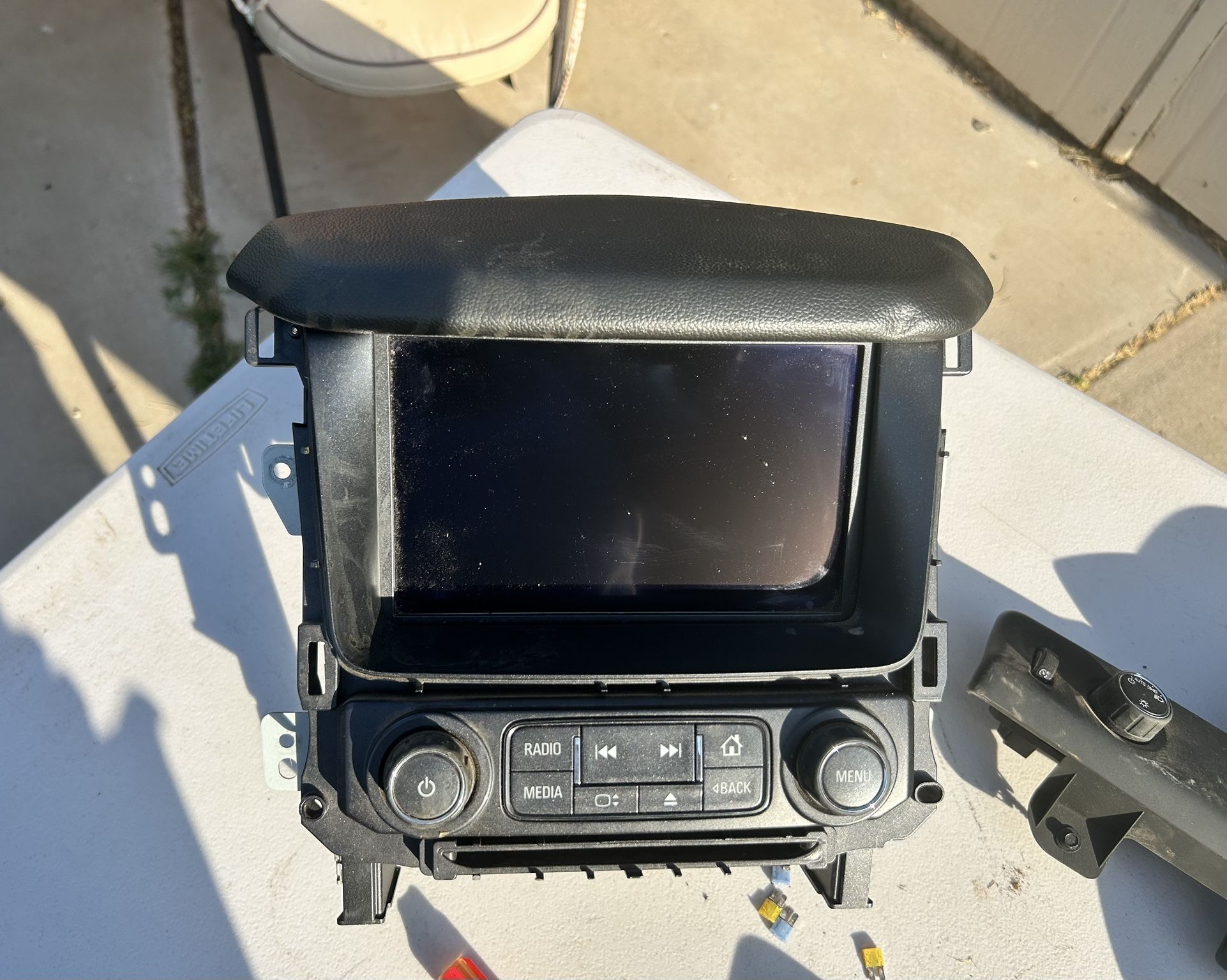 2015 Chevy Suburban  CD SLIDING STEREO