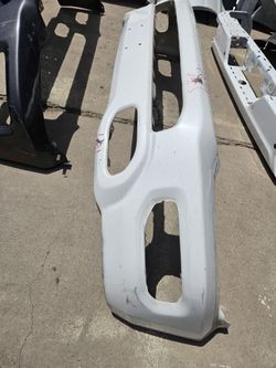 Dodge Ram 1500 front bumper Oem