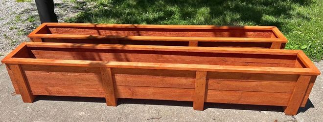 Cedar planter box