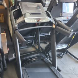 Proform Carbon TLX Model - 500$  - 12mph max speed 12% incline - 500$