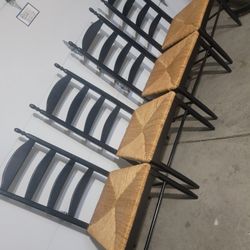 Beautifull 4 Chairs In Great Condition 