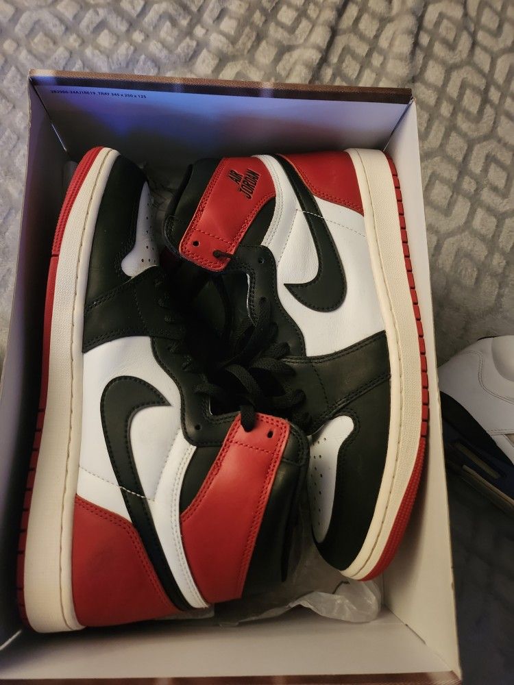 Air Jordan Retro 1s Chicago Sz12