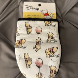 Pooh Baking Mittens 