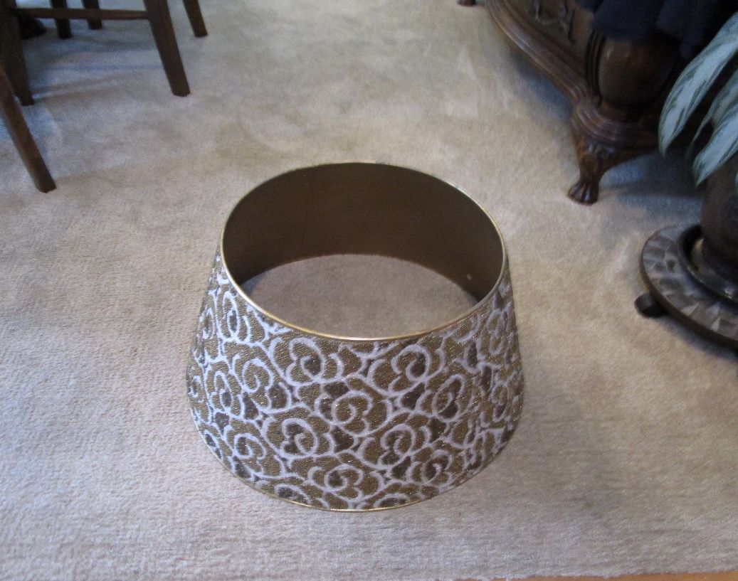 Pier 1 Metallic Breaded Christmas Tree Collar