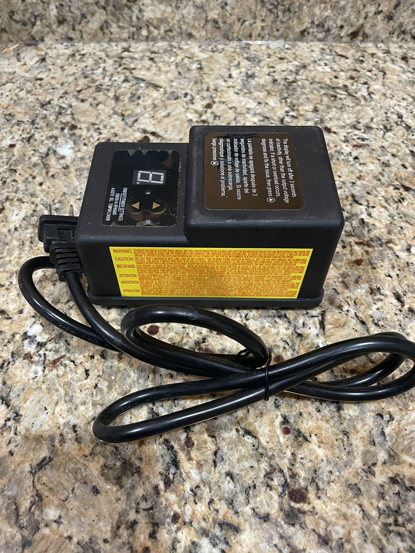 Intertek Lighting Low Voltage Transformer/Power Supply With Built-in Timer YH-T-12060 4 0 0 9 7 3 3
