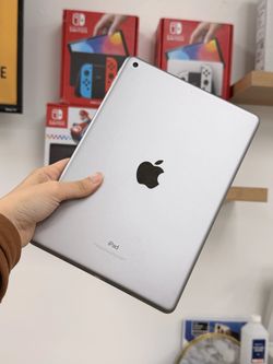 iPad 6th Gen 9.7" (Cellular) 32GB Fair Space Gray