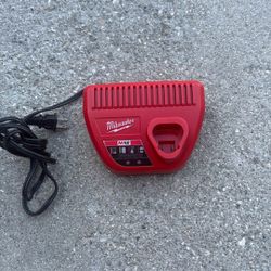Milwaukee M12 Charger 