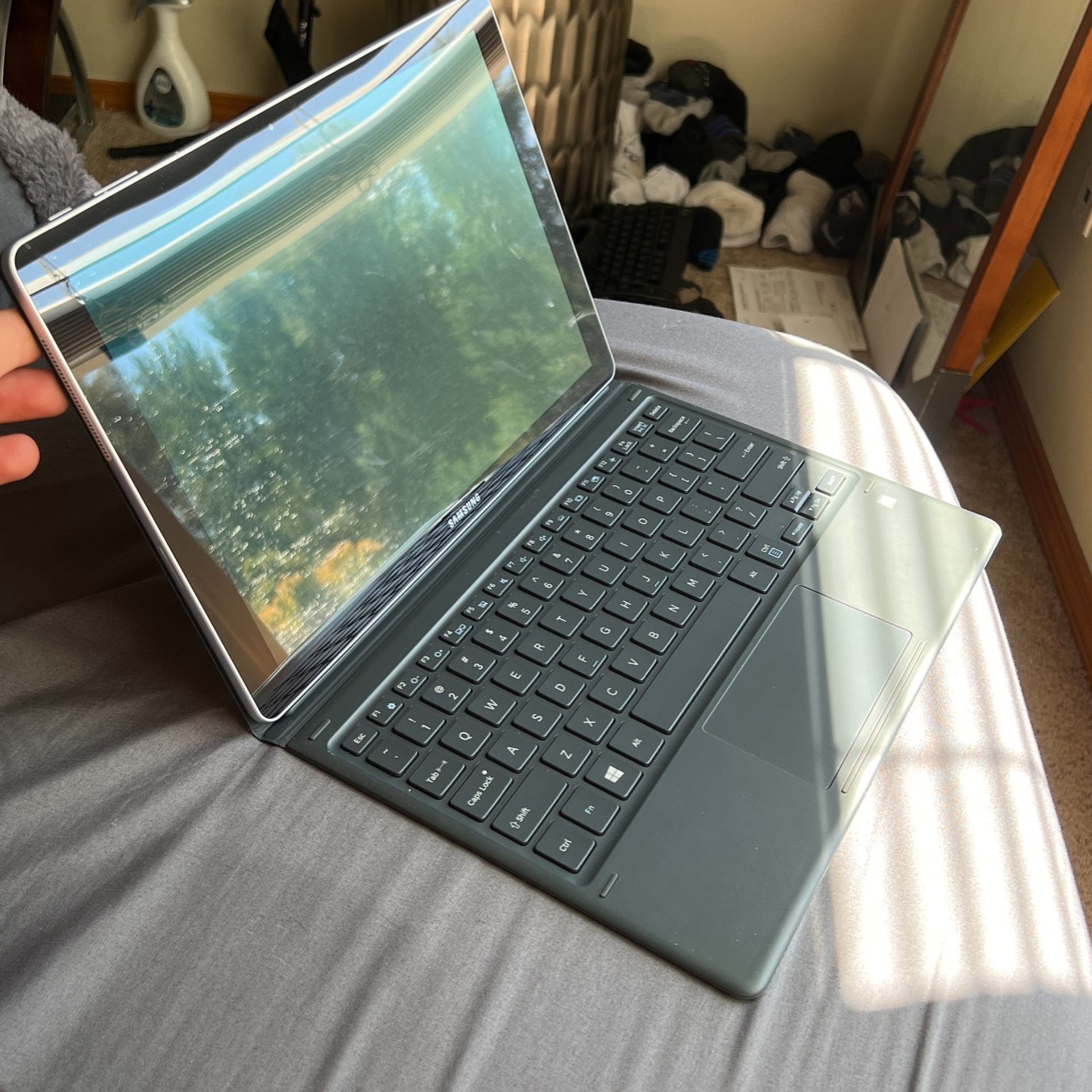 Samsung Galaxy Book SM-W727