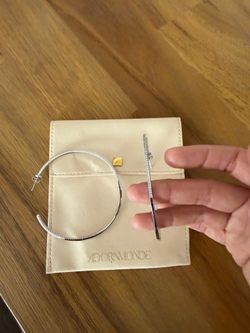Adornmonde earring hoop