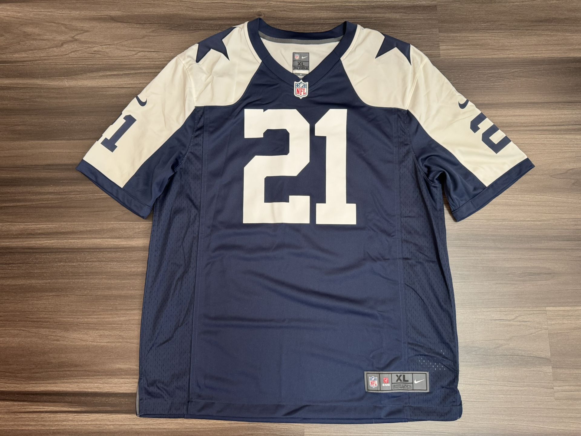 Nike Dallas Cowboys Ezekiel Elliott #21 NFL Throwback Alternate Jersey Men’s XL 100% authentic. Good condition. The Nike Dallas Cowboys Ezekiel El
