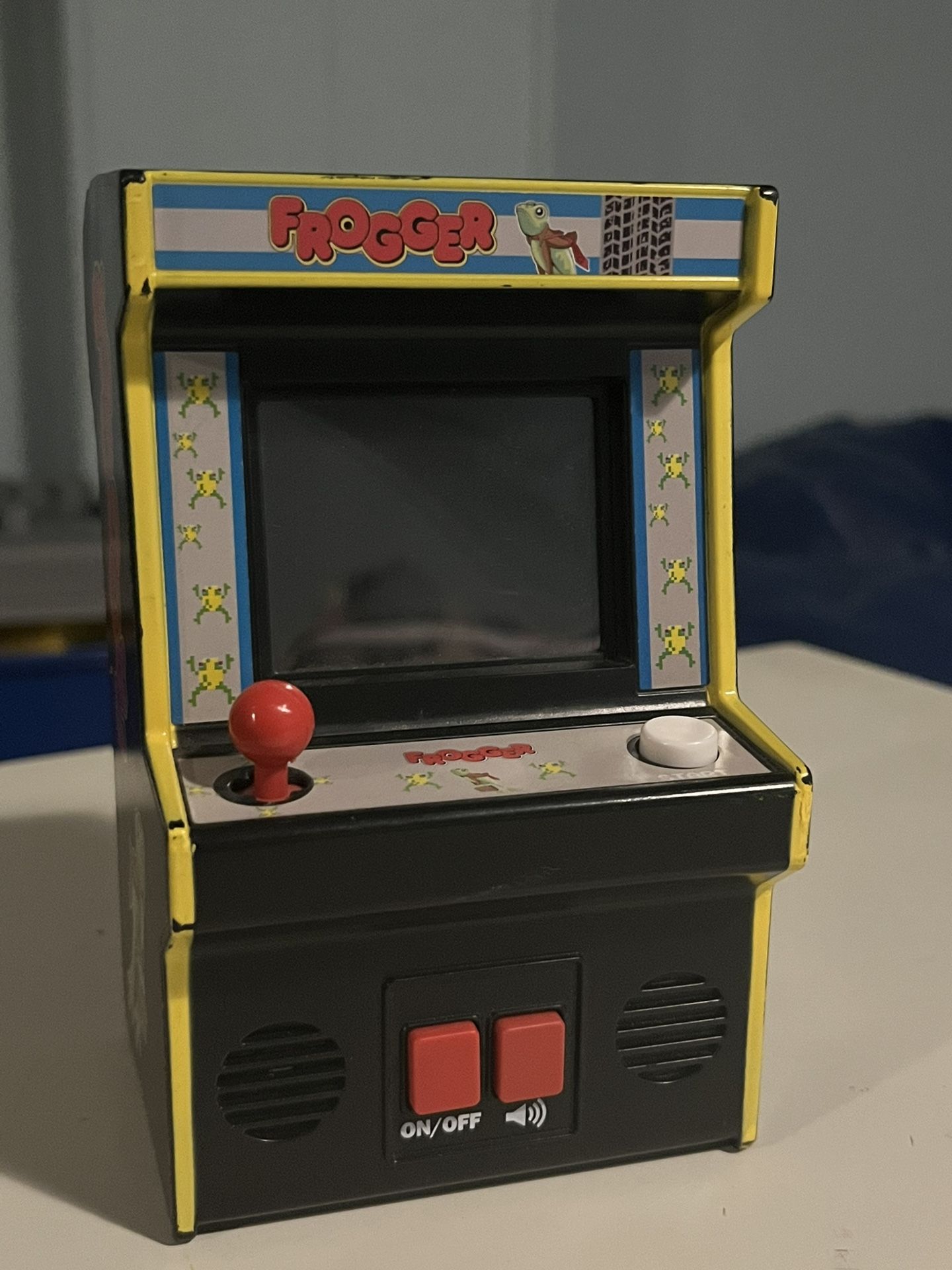 Frogger Mini Arcade Game