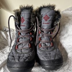 Columbia Snow/hiking Boots Women’s Size 8.5