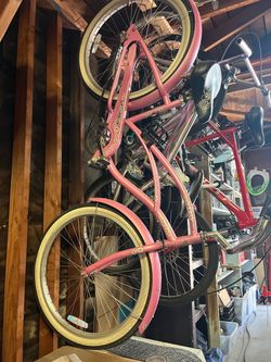Electra woman’s beach cruiser