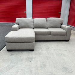 🛋️ Jennifer Furniture 90" Sleeper Sectional w/ Reversible Chaise Ottoman in Light Gray 🚛 Delivery Available