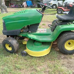John Deere Sabre Lawn Tractor GX1438A126505