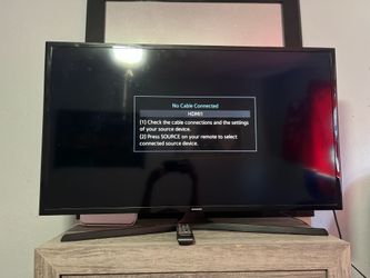 Samsung UN40J5200AF 40” Full HD Smart LED TV w/ Remote & Stand