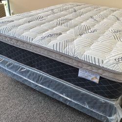 Queen Bamboo Plush Comfort Europillow Top 12inch Matres!!