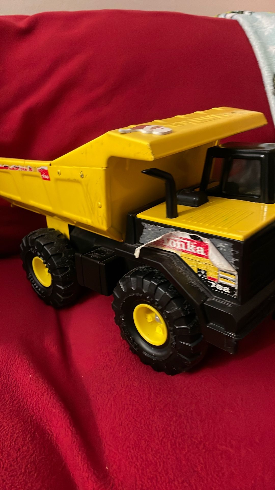 Tonka Classic Steel Mighty Dump Truck