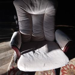 Rockable Chair N Ottoman