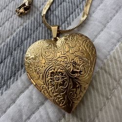 Hermosa Cadena Con un relicario Como Dije Fantasia Fina  