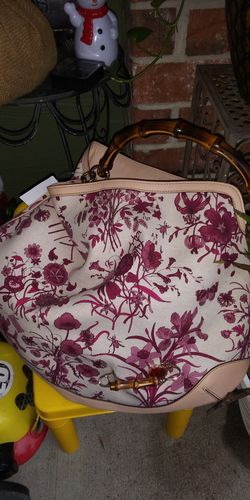 NEW GUCCI HANDBAG