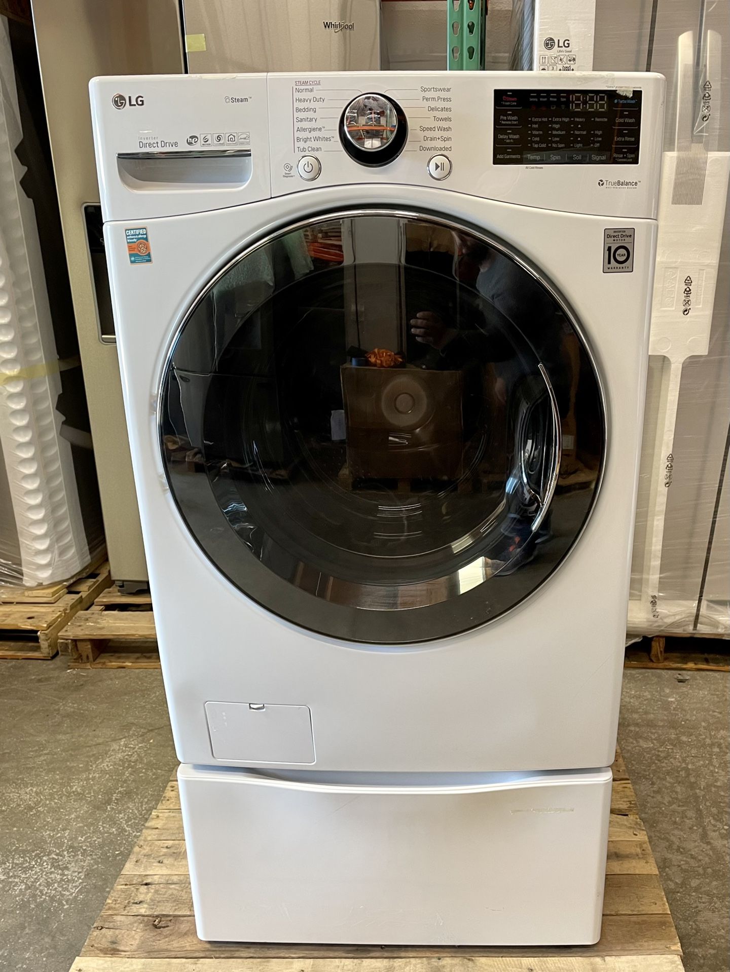 LG 4.5 cu. ft. Wi-Fi Enabled Front Load Washer with Pedestal WM3900HWA