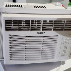 5000 BTU AIR CONDITIONER AIR CONDITION AC UNIT WINDOW 110V EXCELLENT CONDITION 